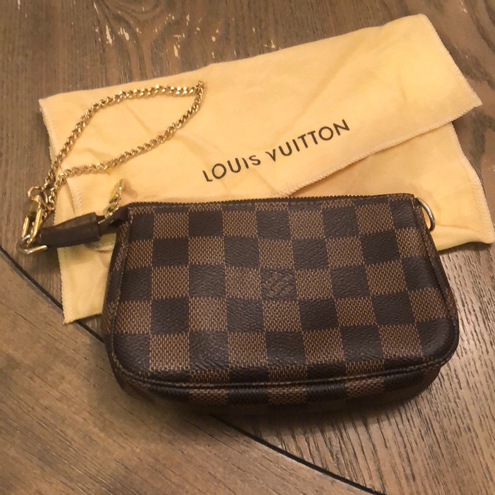 💥 Louis Vuitton mini pochette in Damier